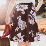 Wear a midi skirt without looking like a granny, tricks for a youthful look